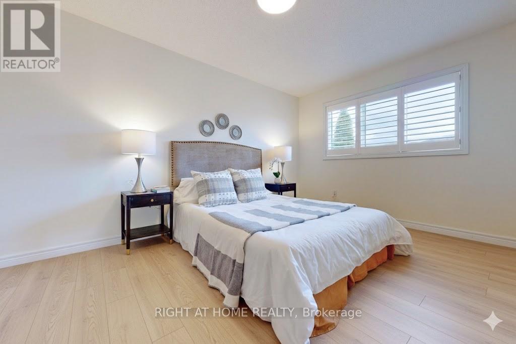 1046 Windbrook Grove, Mississauga, Ontario  L5V 2N7 - Photo 24 - W12759286