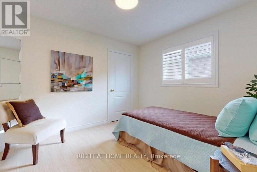 1046 Windbrook Grove, Mississauga, Ontario  L5V 2N7 - Photo 28 - W12759286