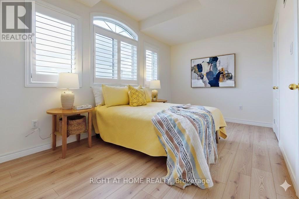 1046 Windbrook Grove, Mississauga, Ontario  L5V 2N7 - Photo 29 - W12759286