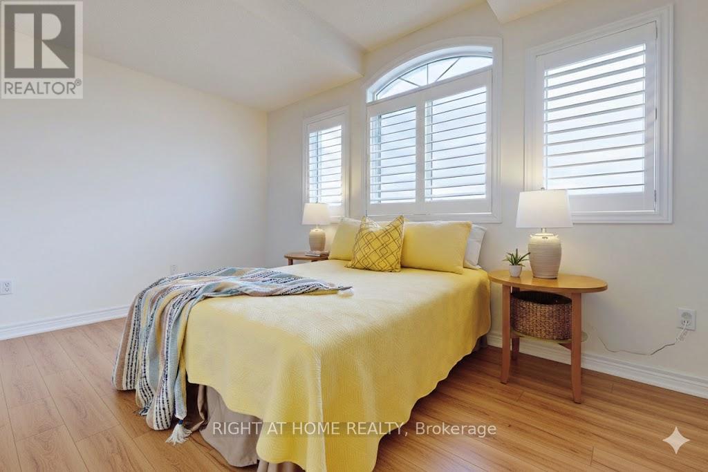 1046 Windbrook Grove, Mississauga, Ontario  L5V 2N7 - Photo 30 - W12759286