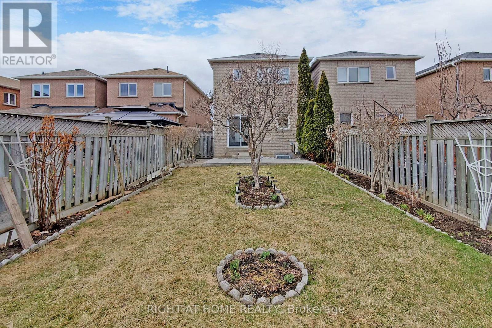 1046 Windbrook Grove, Mississauga, Ontario  L5V 2N7 - Photo 35 - W12759286