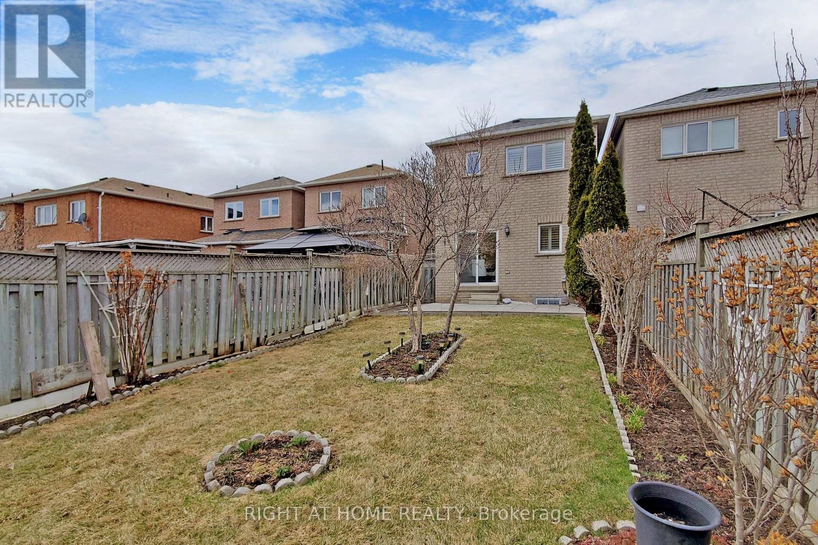 1046 Windbrook Grove, Mississauga, Ontario  L5V 2N7 - Photo 36 - W12759286