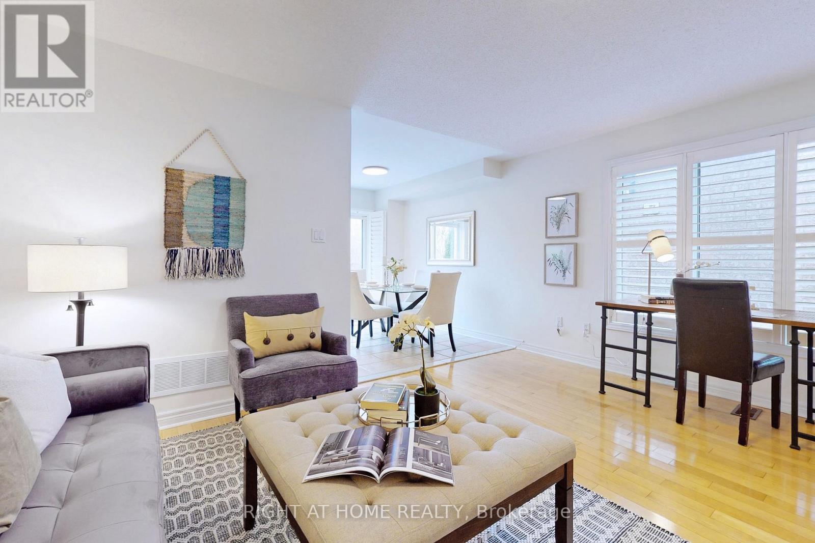 1046 Windbrook Grove, Mississauga, Ontario  L5V 2N7 - Photo 6 - W12759286