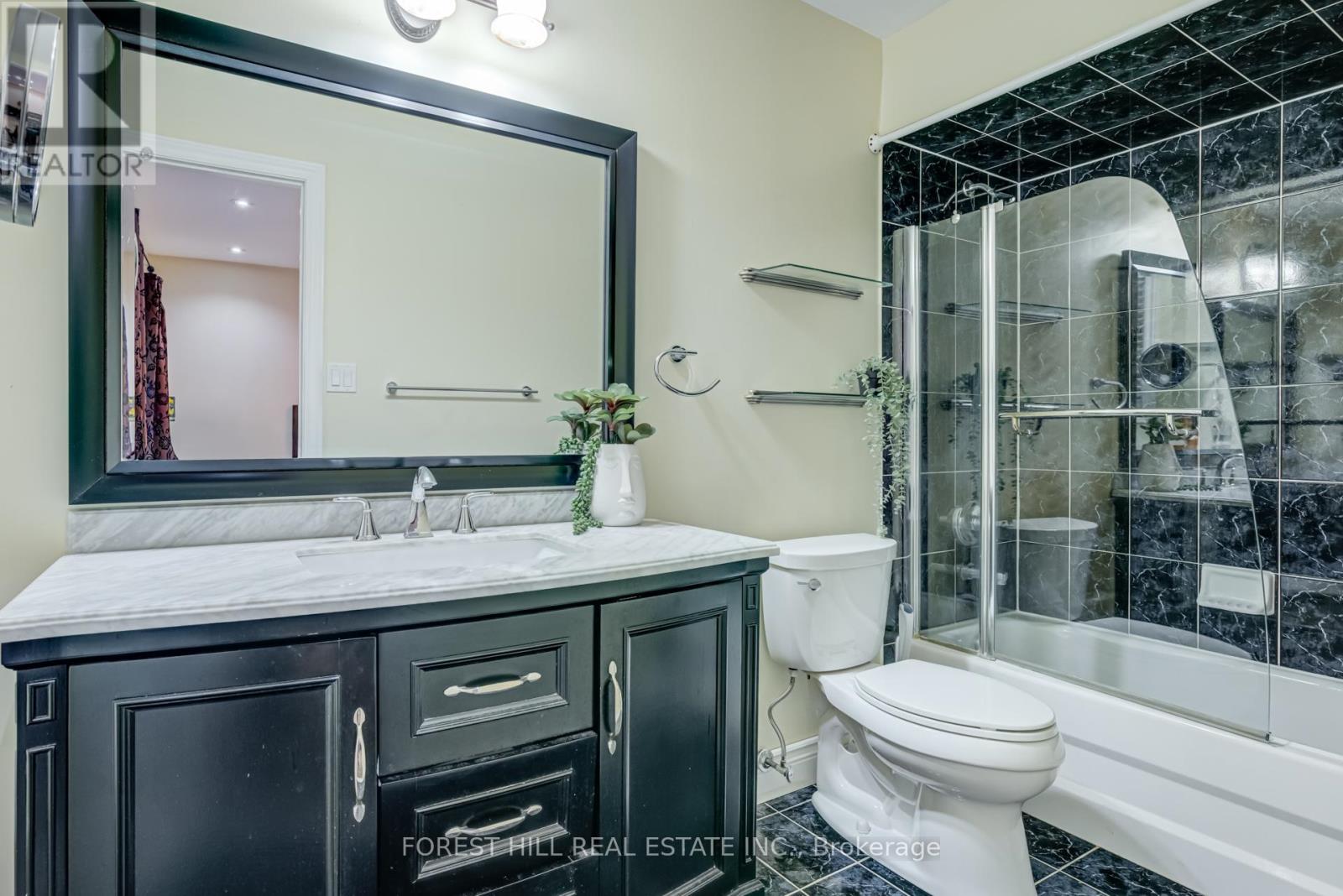 5309 Mcfarren Boulevard, Mississauga, Ontario  L5M 6C2 - Photo 21 - W12759294