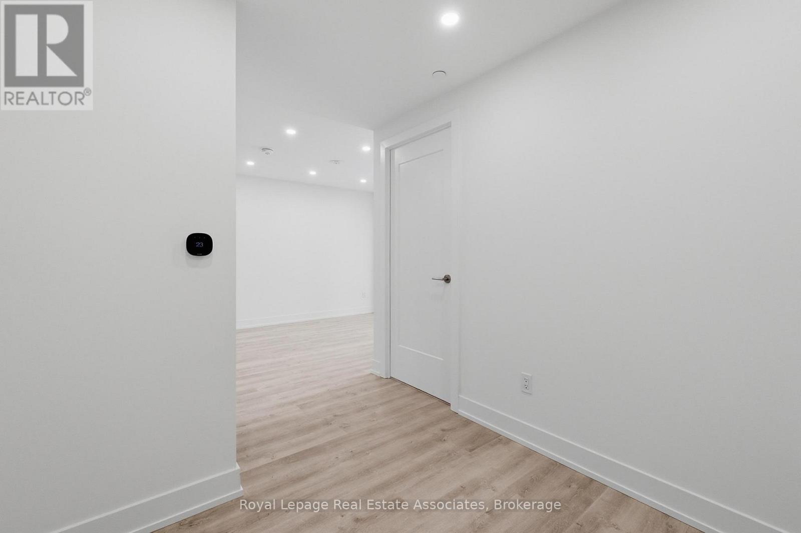 212 - 25 Cordova Avenue, Toronto, Ontario  M9A 0E5 - Photo 11 - W12759332