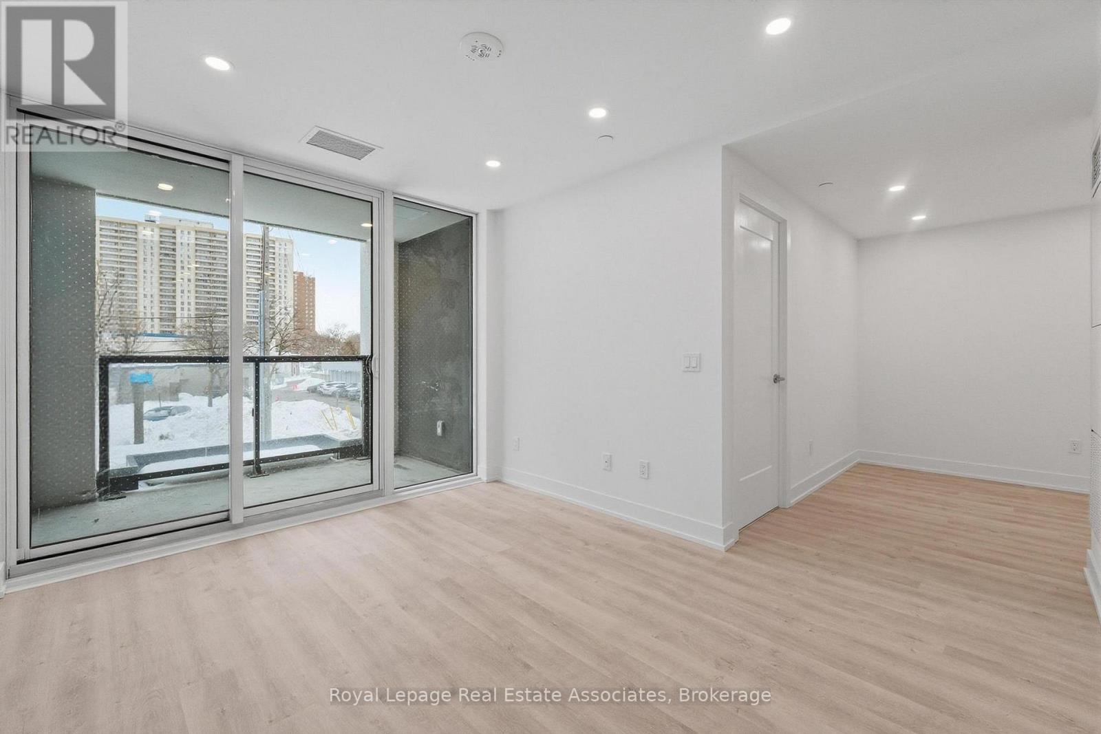 212 - 25 Cordova Avenue, Toronto, Ontario  M9A 0E5 - Photo 6 - W12759332