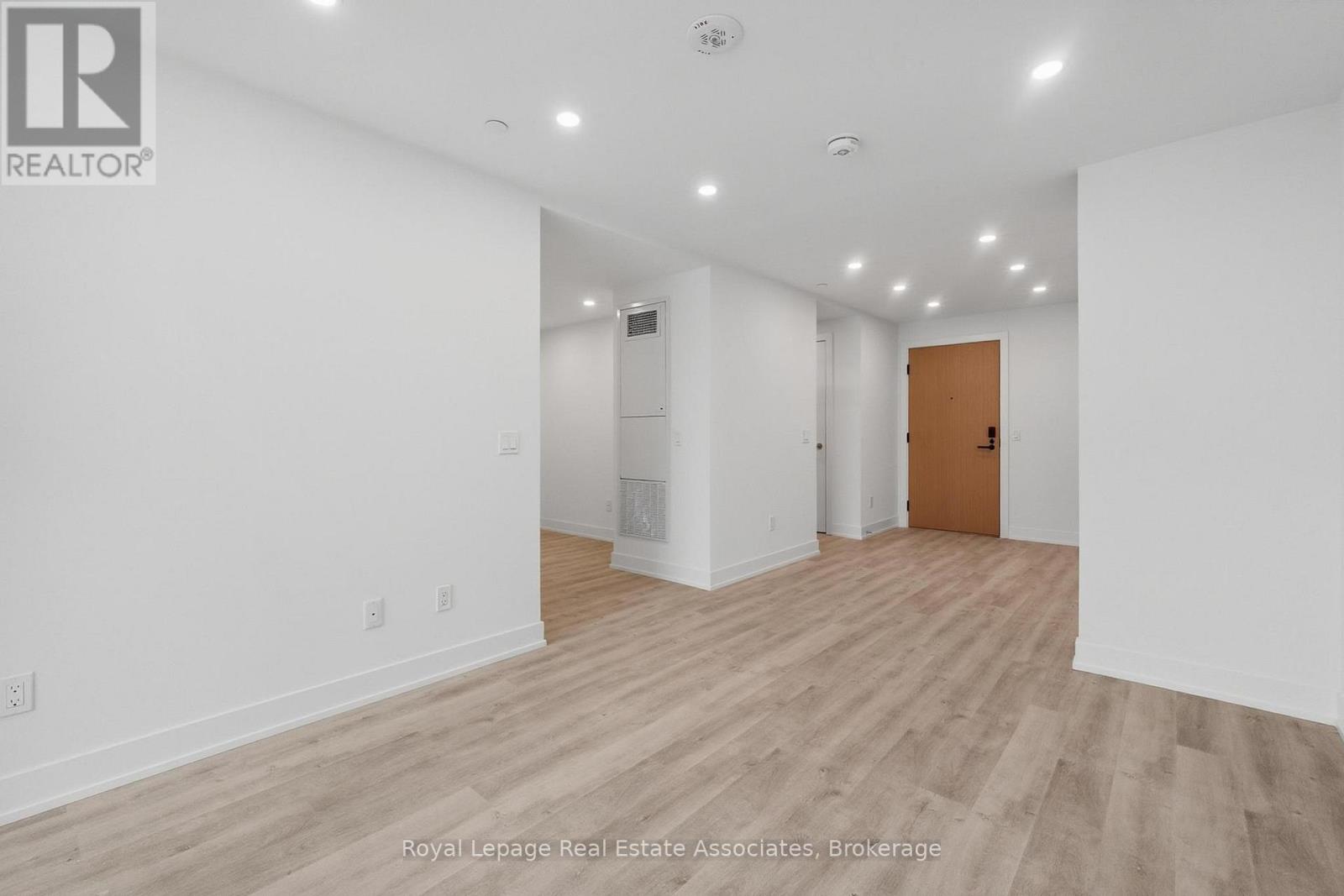 212 - 25 Cordova Avenue, Toronto, Ontario  M9A 0E5 - Photo 7 - W12759332