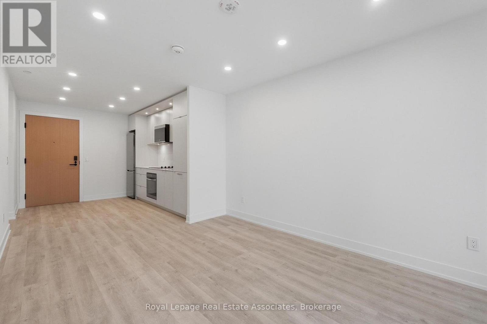 212 - 25 Cordova Avenue, Toronto, Ontario  M9A 0E5 - Photo 8 - W12759332