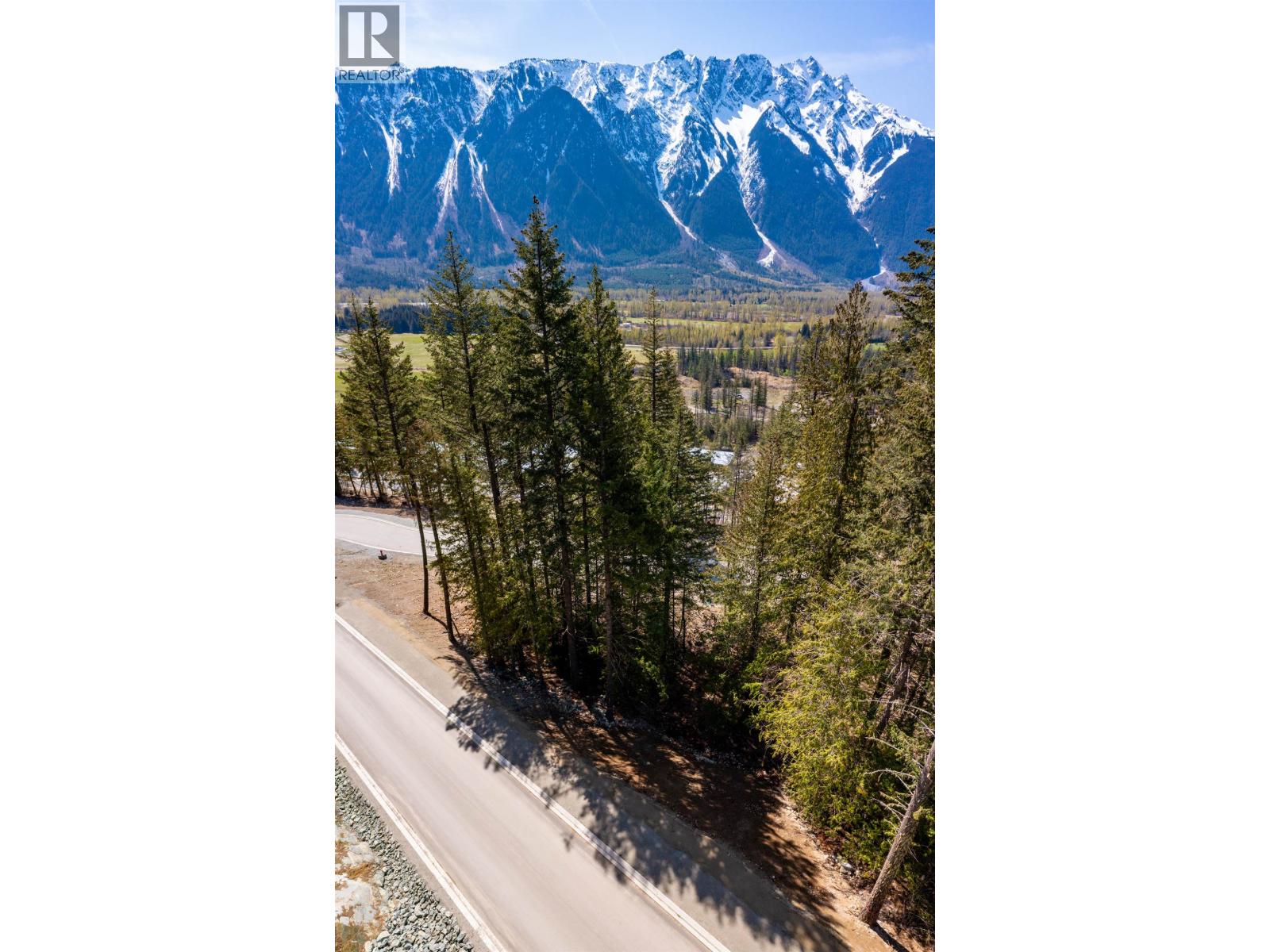 8203 Merlot Peak Drive, Pemberton, British Columbia  V0N 2L2 - Photo 25 - R3086710