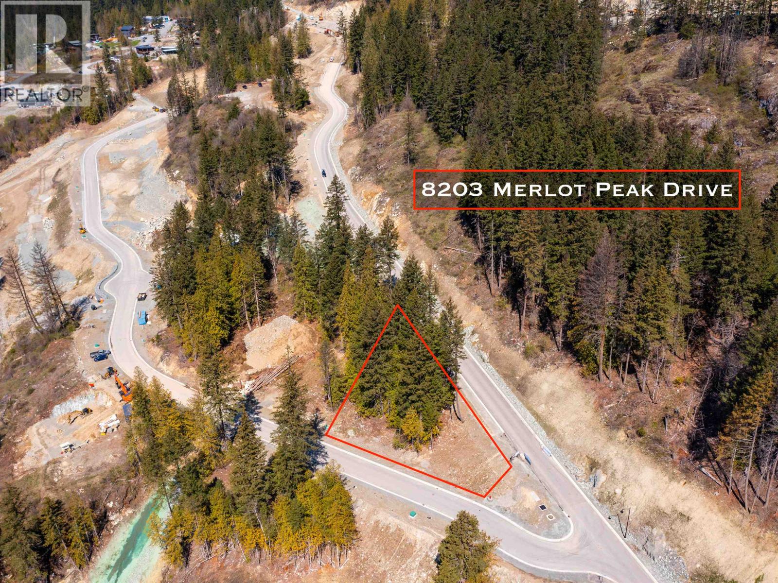 8203 Merlot Peak Drive, Pemberton, British Columbia  V0N 2L2 - Photo 4 - R3086710