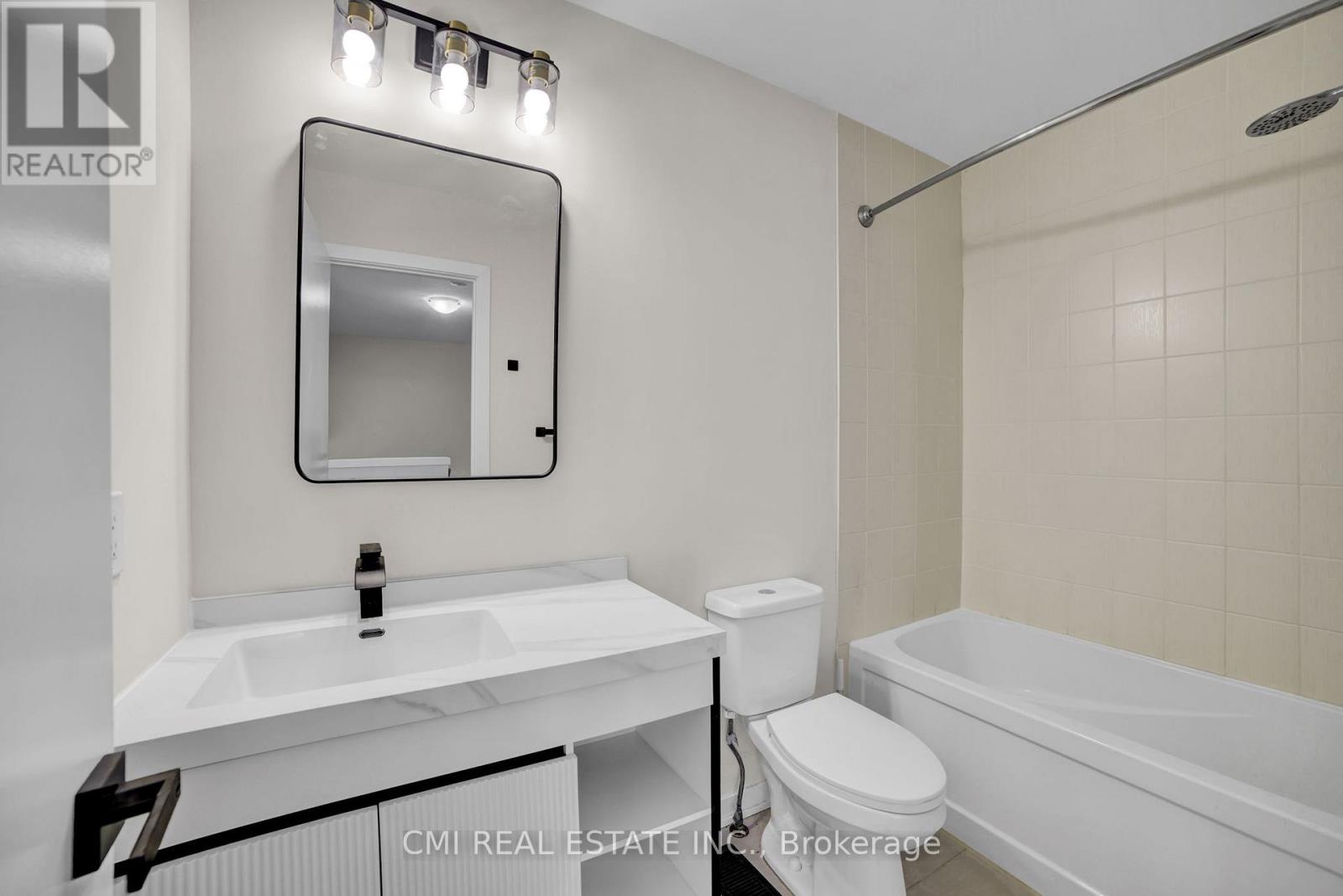 62 Sherway Street, Hamilton, Ontario  L8J 0J3 - Photo 26 - X12759308