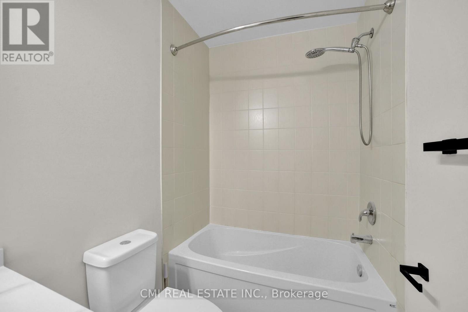 62 Sherway Street, Hamilton, Ontario  L8J 0J3 - Photo 29 - X12759308