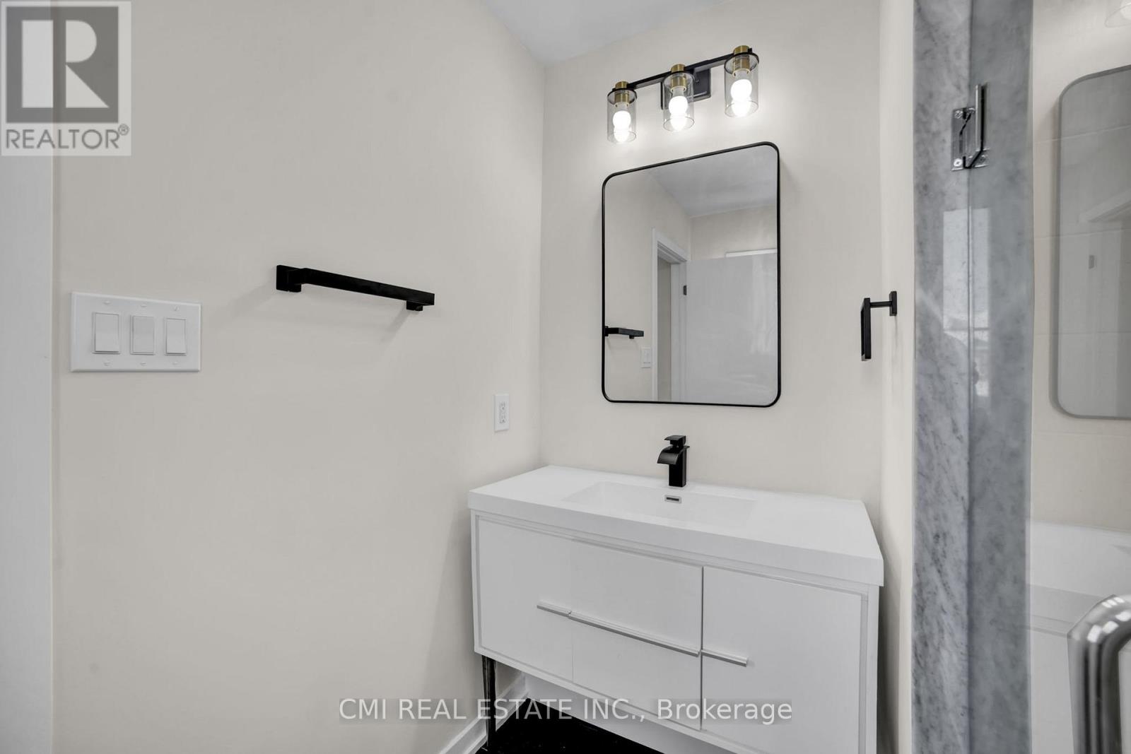 62 Sherway Street, Hamilton, Ontario  L8J 0J3 - Photo 37 - X12759308