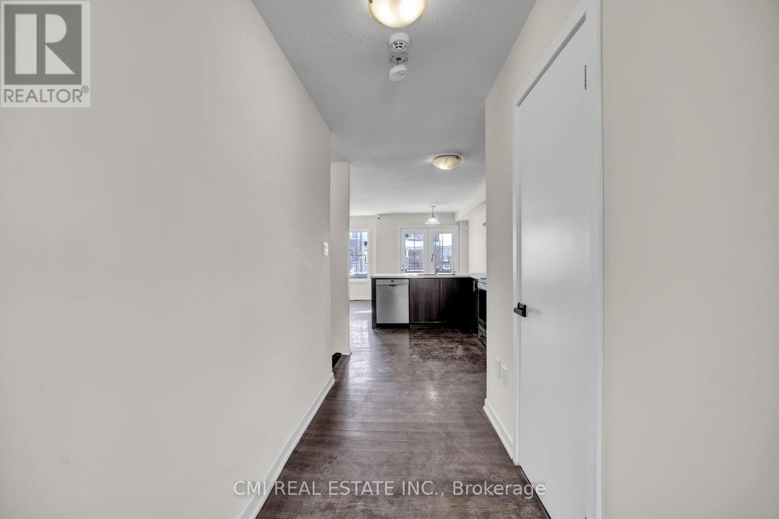 62 Sherway Street, Hamilton, Ontario  L8J 0J3 - Photo 6 - X12759308