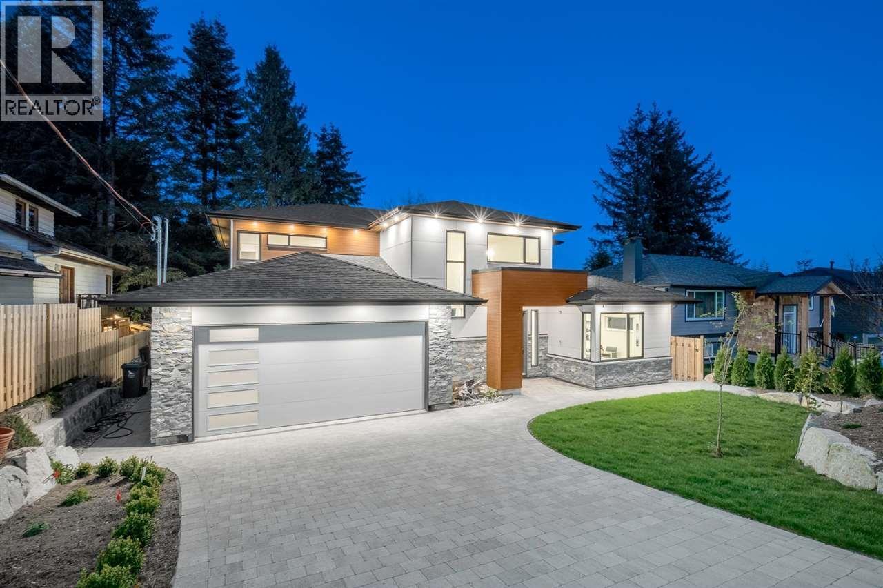 3056 CHAUCER AVENUE, North Vancouver, British Columbia