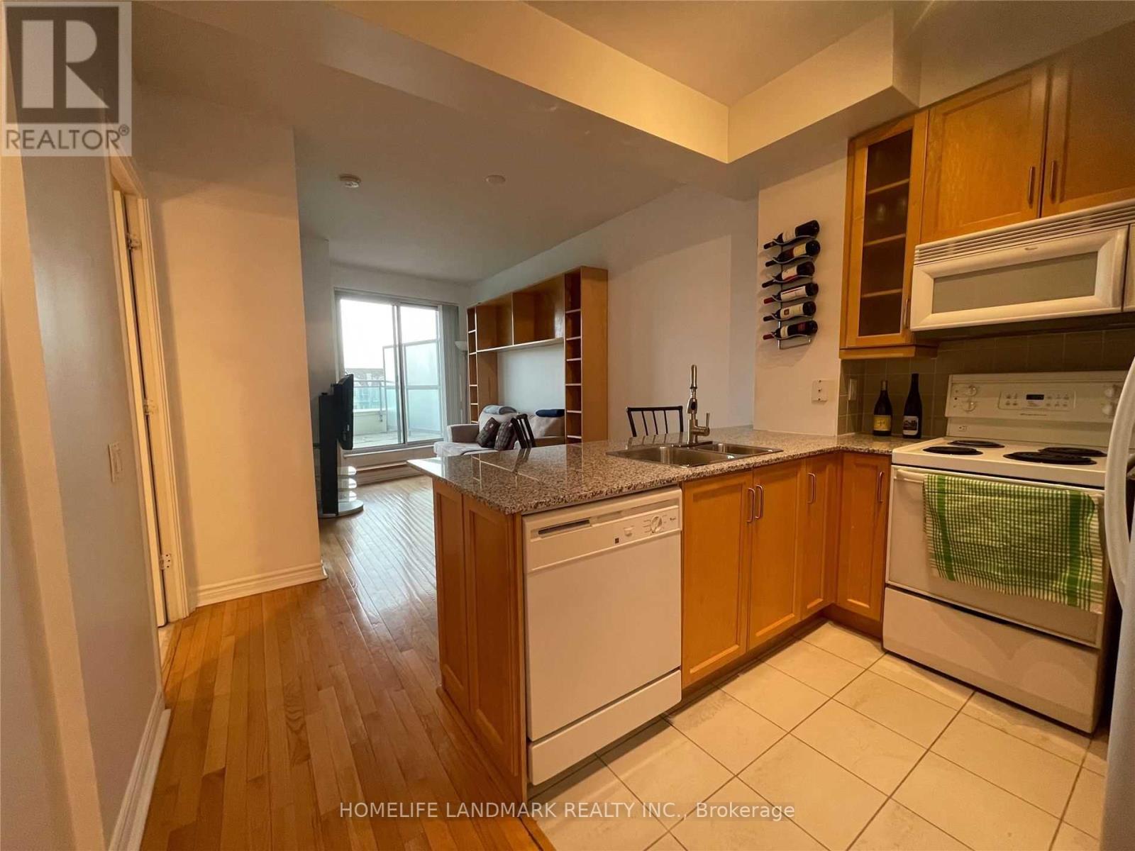 60 Byng Avenue, Toronto, Ontario  M2N 7K3 - Photo 2 - C12759382