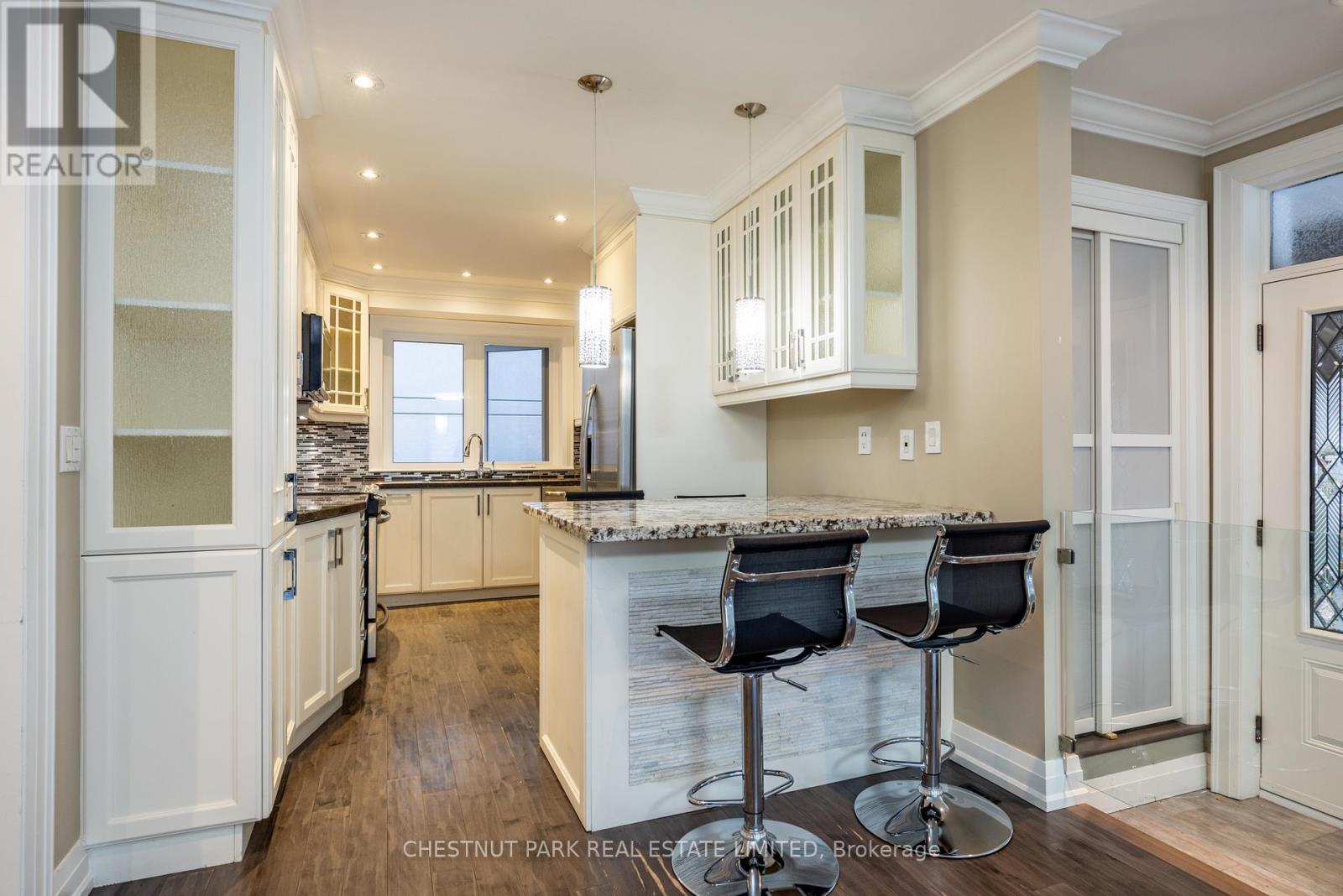 76 Berkinshaw Crescent, Toronto, Ontario  M3B 2T1 - Photo 10 - C12759416