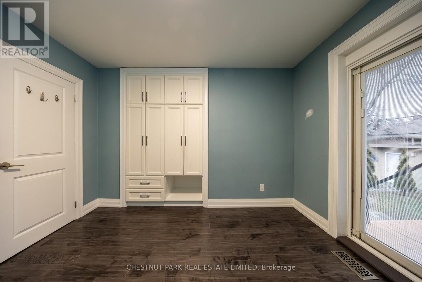 76 Berkinshaw Crescent, Toronto, Ontario  M3B 2T1 - Photo 16 - C12759416