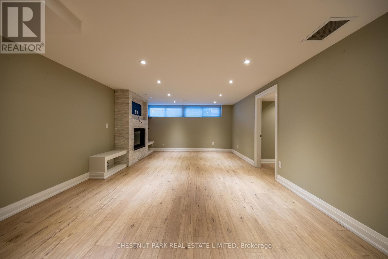 76 Berkinshaw Crescent, Toronto, Ontario  M3B 2T1 - Photo 22 - C12759416