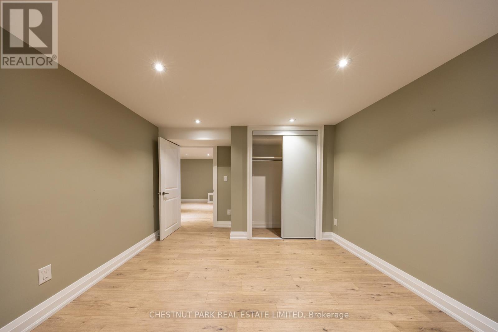 76 Berkinshaw Crescent, Toronto, Ontario  M3B 2T1 - Photo 24 - C12759416