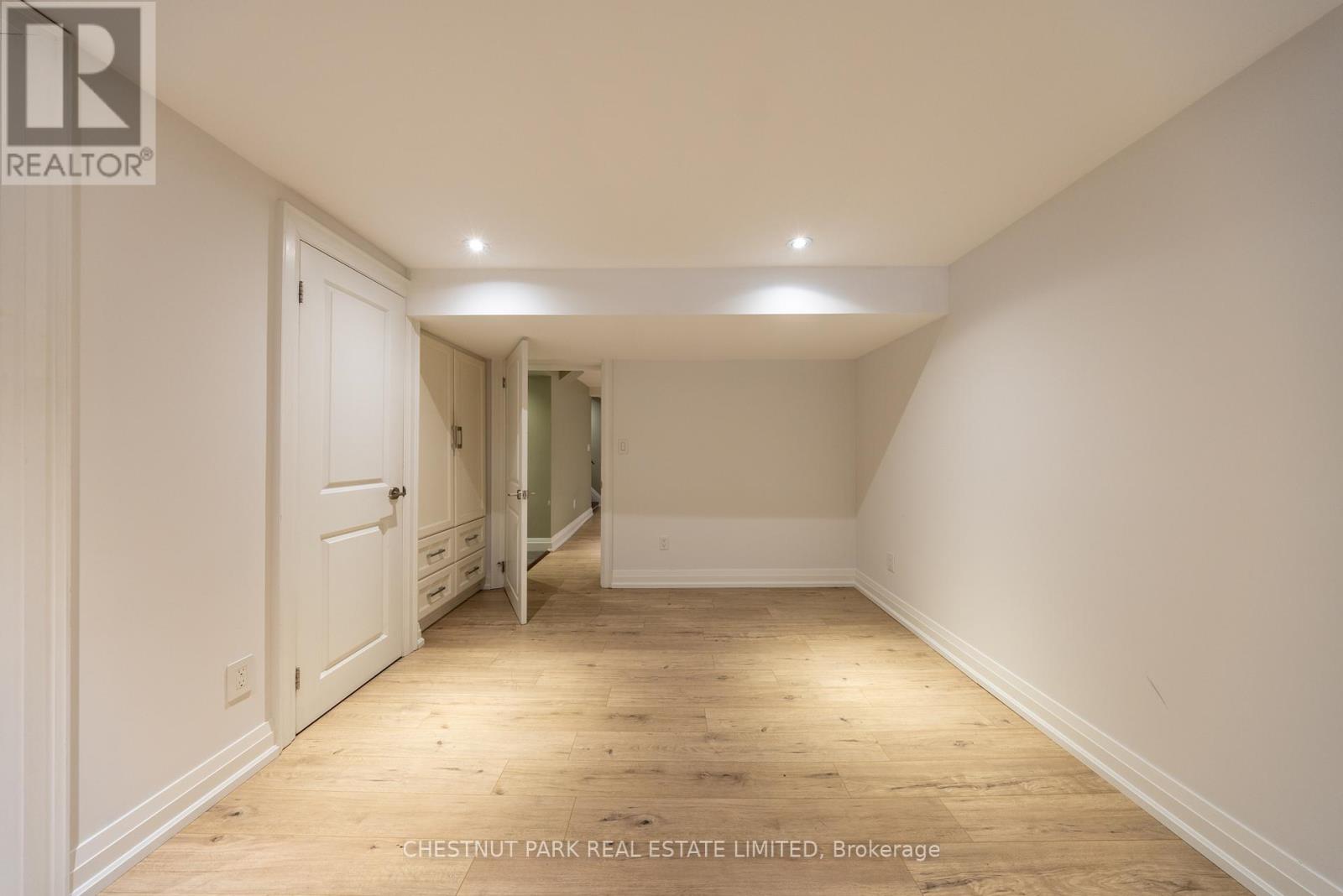 76 Berkinshaw Crescent, Toronto, Ontario  M3B 2T1 - Photo 27 - C12759416