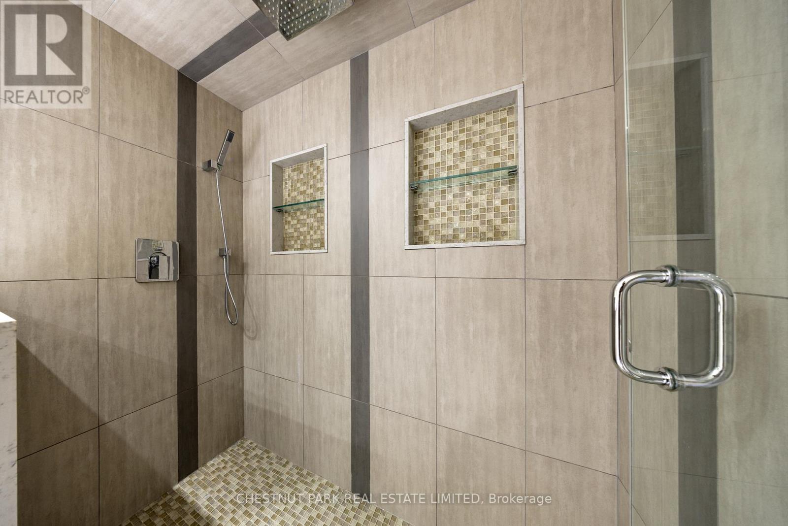 76 Berkinshaw Crescent, Toronto, Ontario  M3B 2T1 - Photo 30 - C12759416