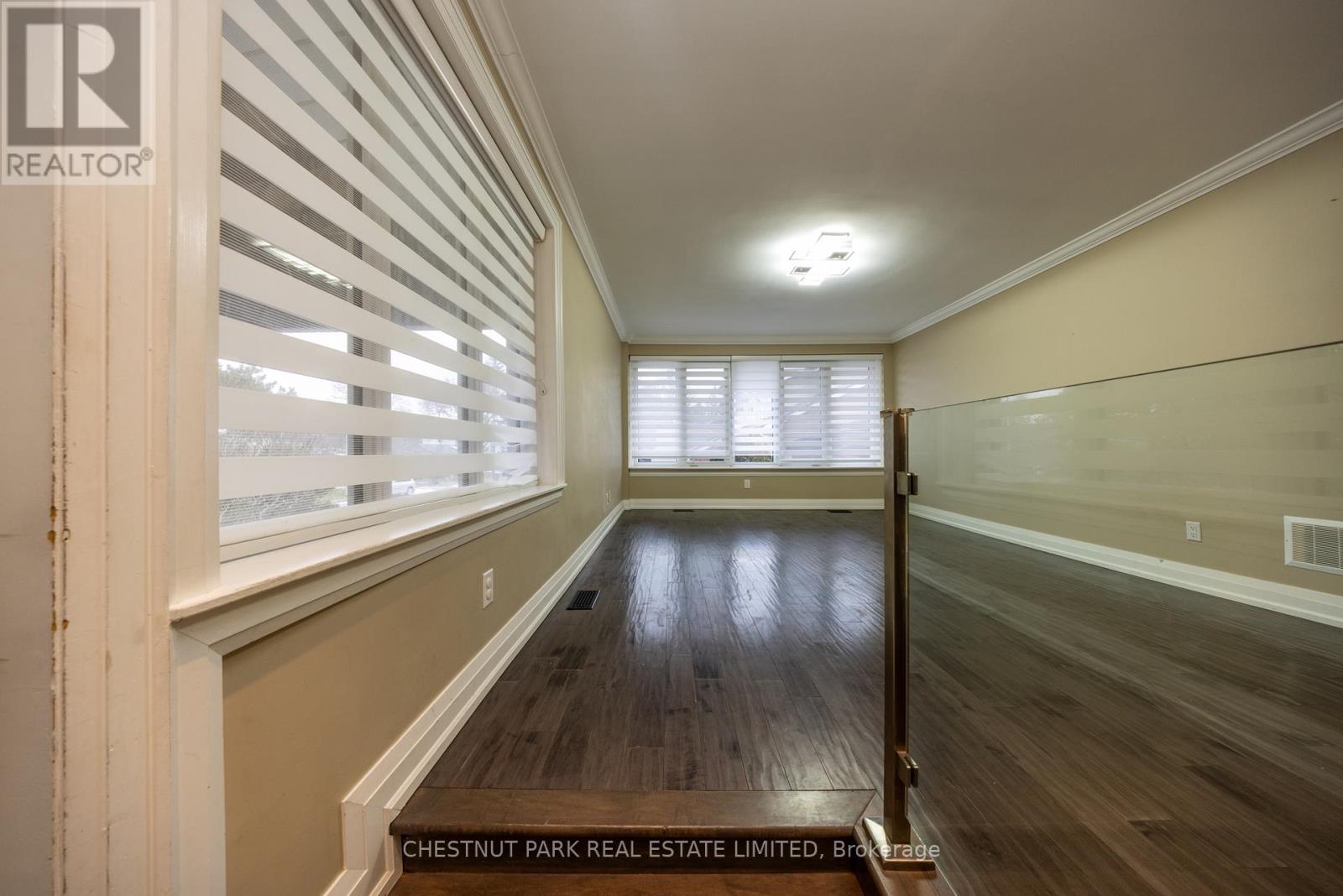 76 Berkinshaw Crescent, Toronto, Ontario  M3B 2T1 - Photo 6 - C12759416