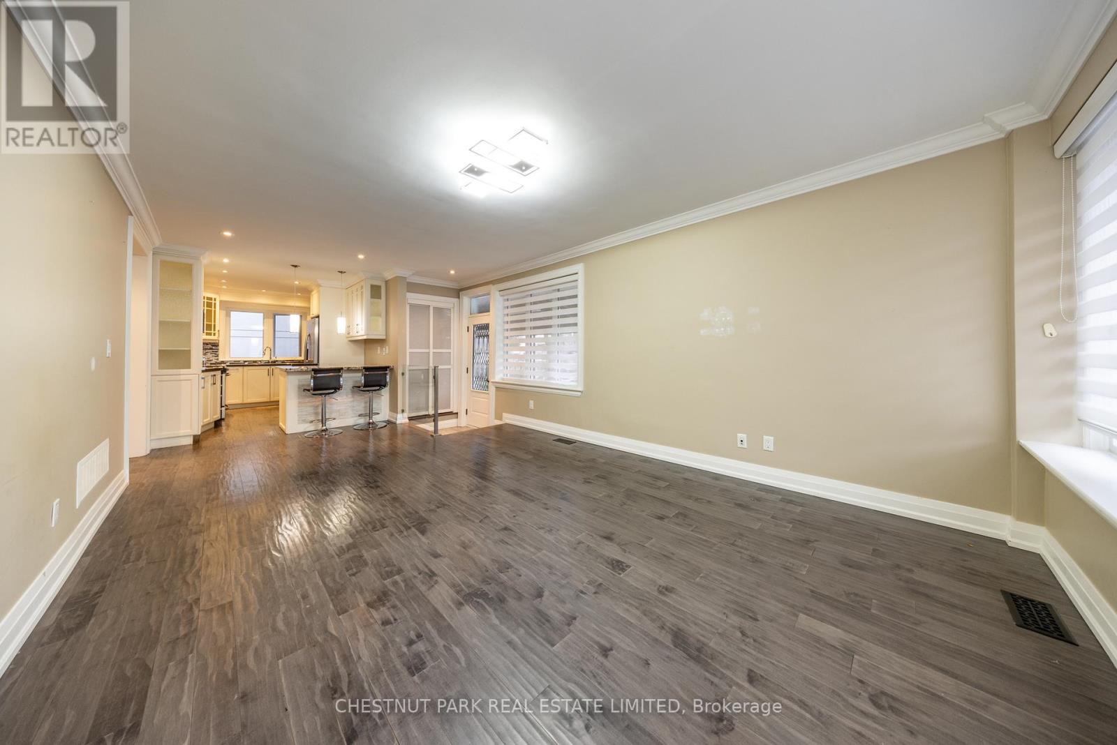 76 Berkinshaw Crescent, Toronto, Ontario  M3B 2T1 - Photo 9 - C12759416