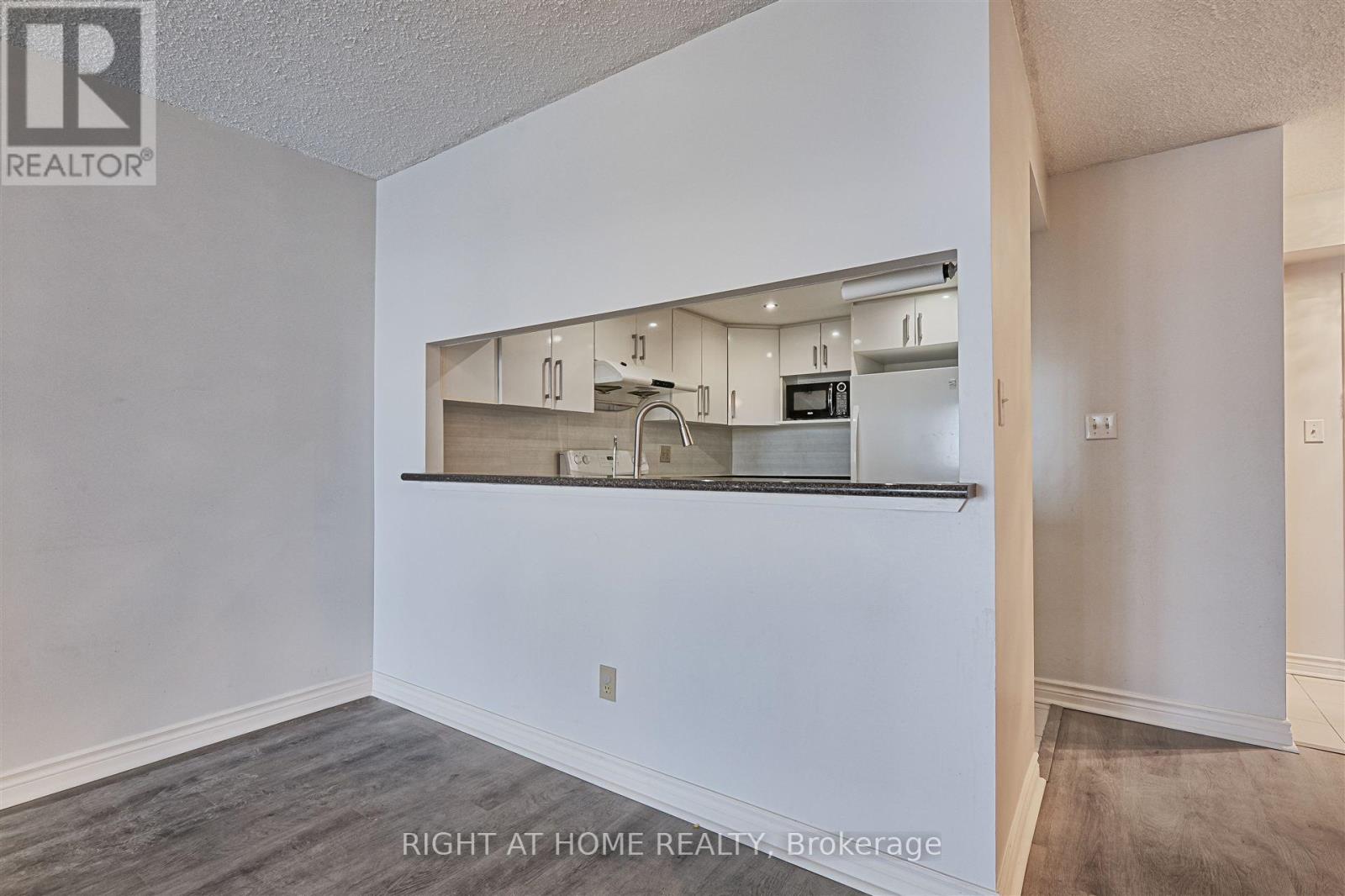 1011 - 275 Bamburgh Circle, Toronto, Ontario  M1W 3X4 - Photo 12 - E12759394