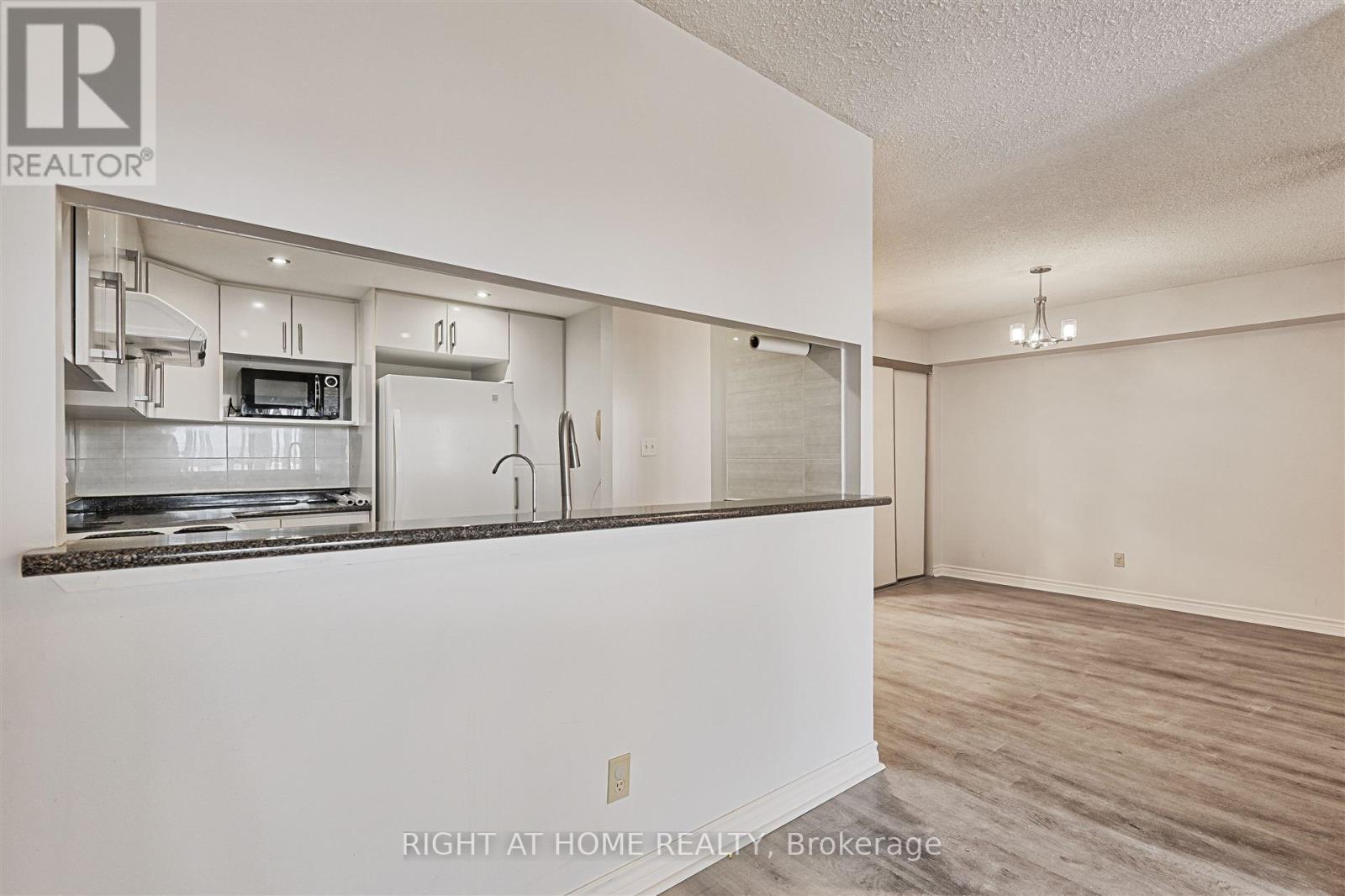 1011 - 275 Bamburgh Circle, Toronto, Ontario  M1W 3X4 - Photo 13 - E12759394