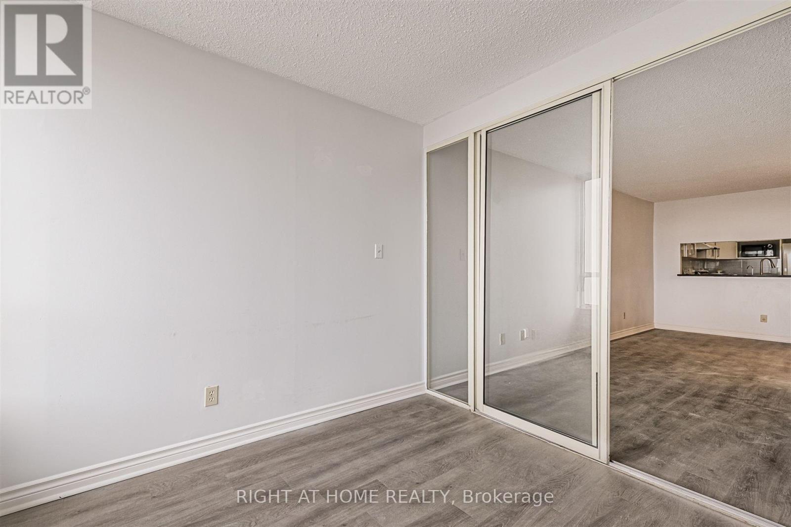 1011 - 275 Bamburgh Circle, Toronto, Ontario  M1W 3X4 - Photo 22 - E12759394