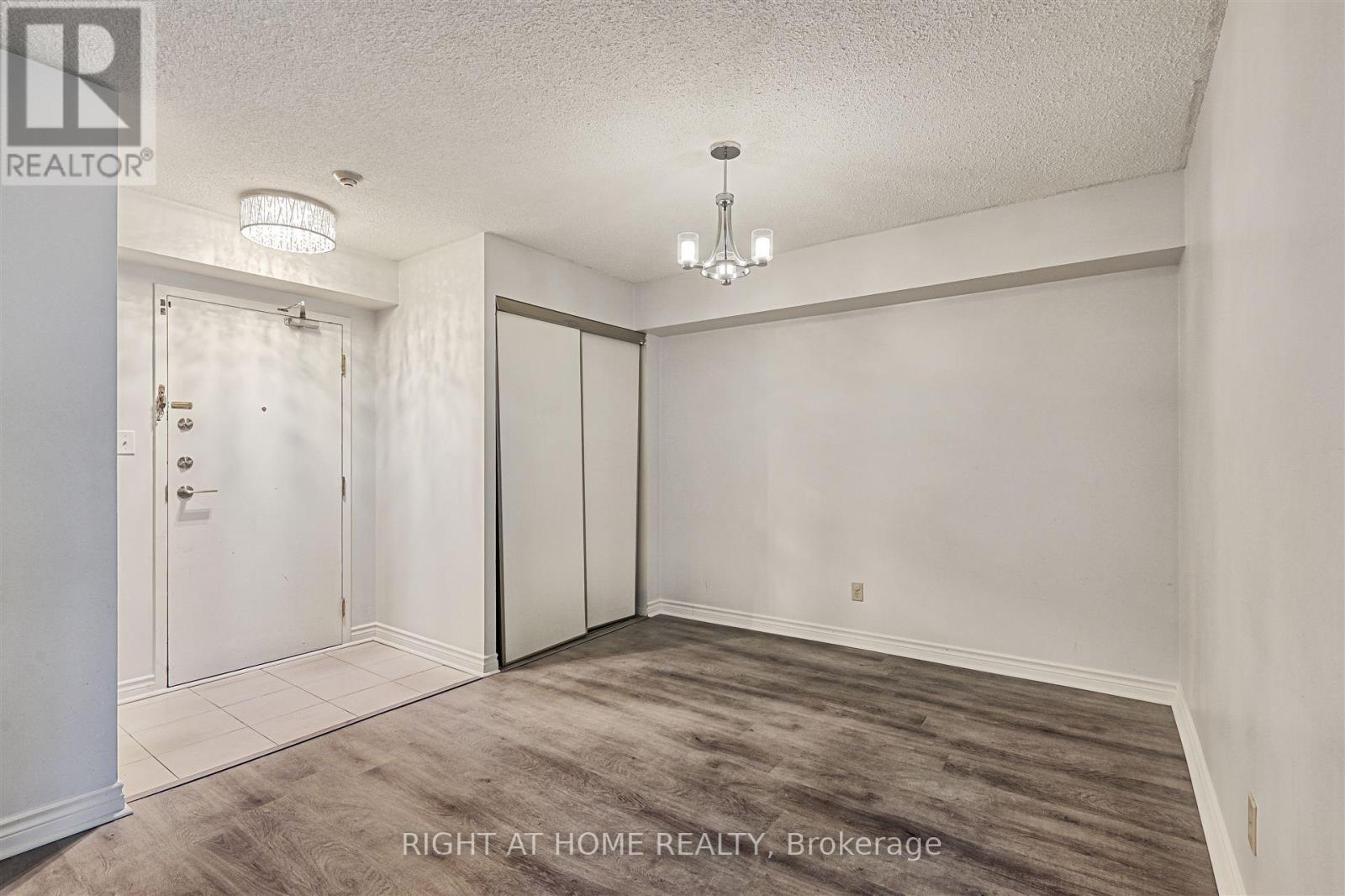 1011 - 275 Bamburgh Circle, Toronto, Ontario  M1W 3X4 - Photo 9 - E12759394