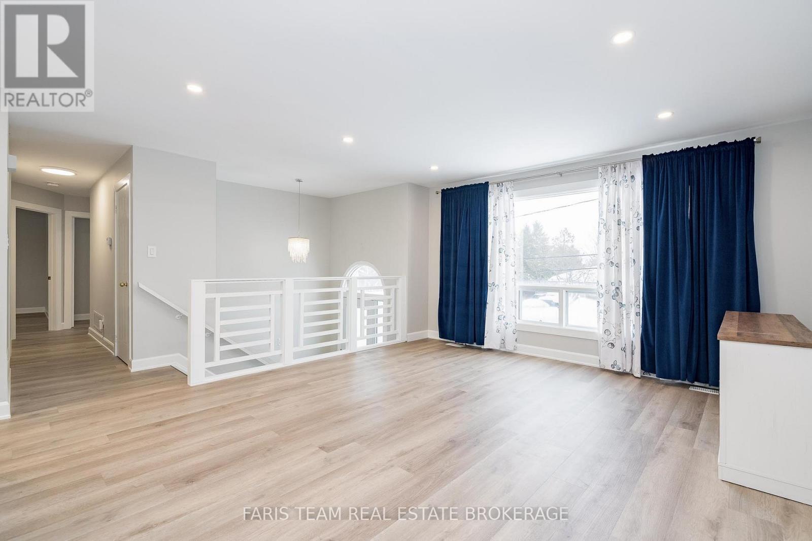 214 Huronia Road, Barrie (Painswick North), Ontario  L4N 8A7 - Photo 13 - S12759442