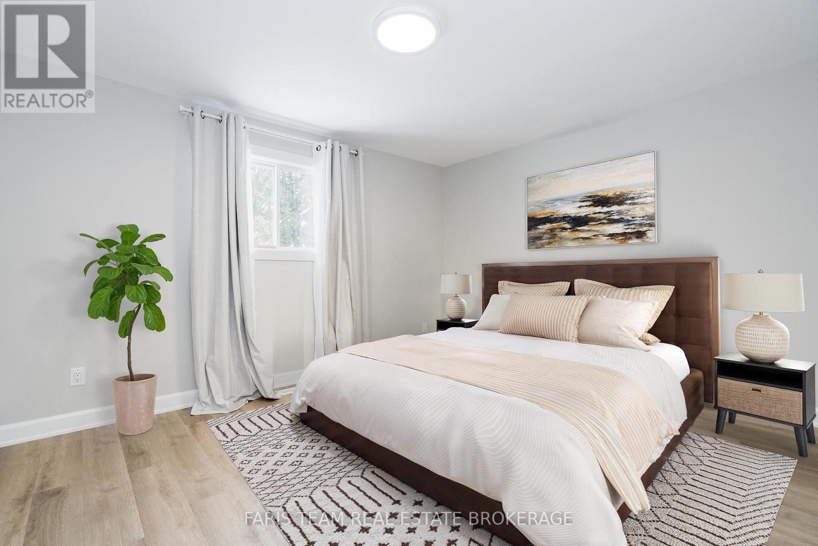 214 Huronia Road, Barrie (Painswick North), Ontario  L4N 8A7 - Photo 15 - S12759442