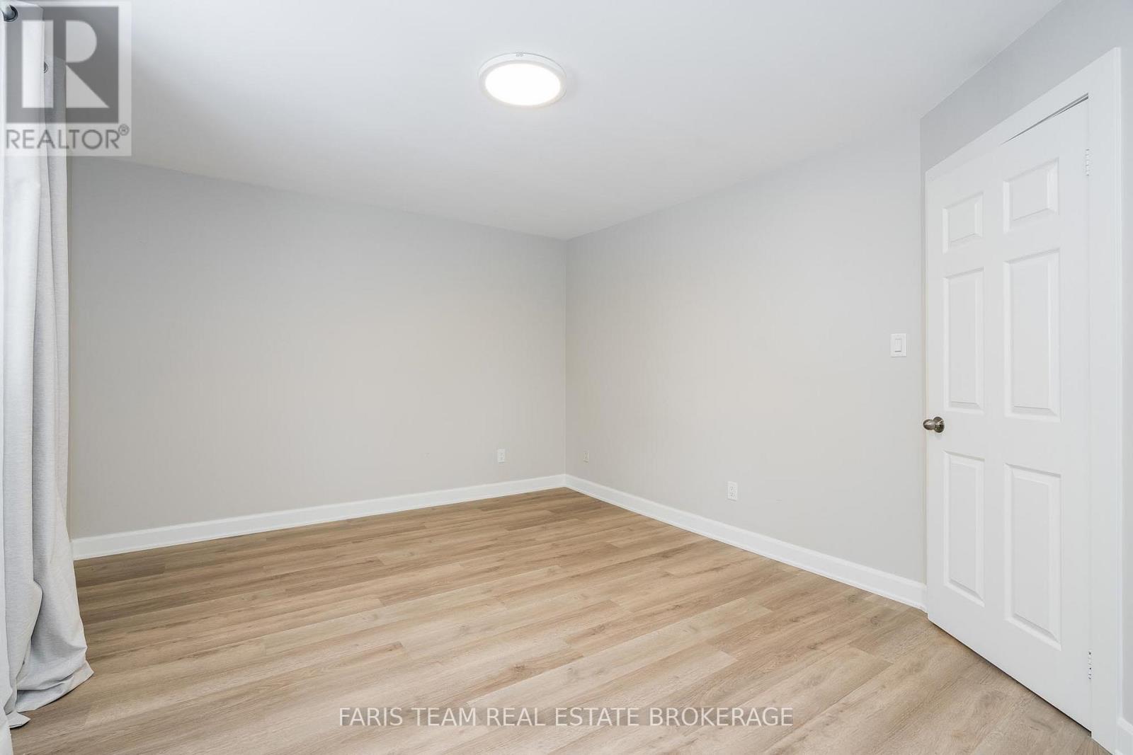 214 Huronia Road, Barrie (Painswick North), Ontario  L4N 8A7 - Photo 16 - S12759442