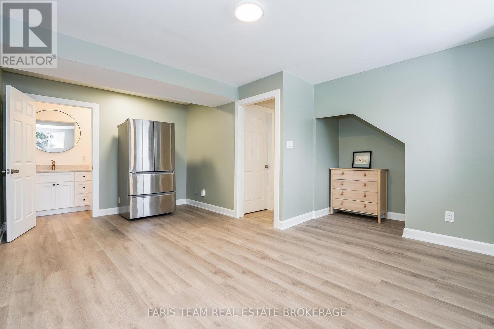 214 Huronia Road, Barrie (Painswick North), Ontario  L4N 8A7 - Photo 25 - S12759442