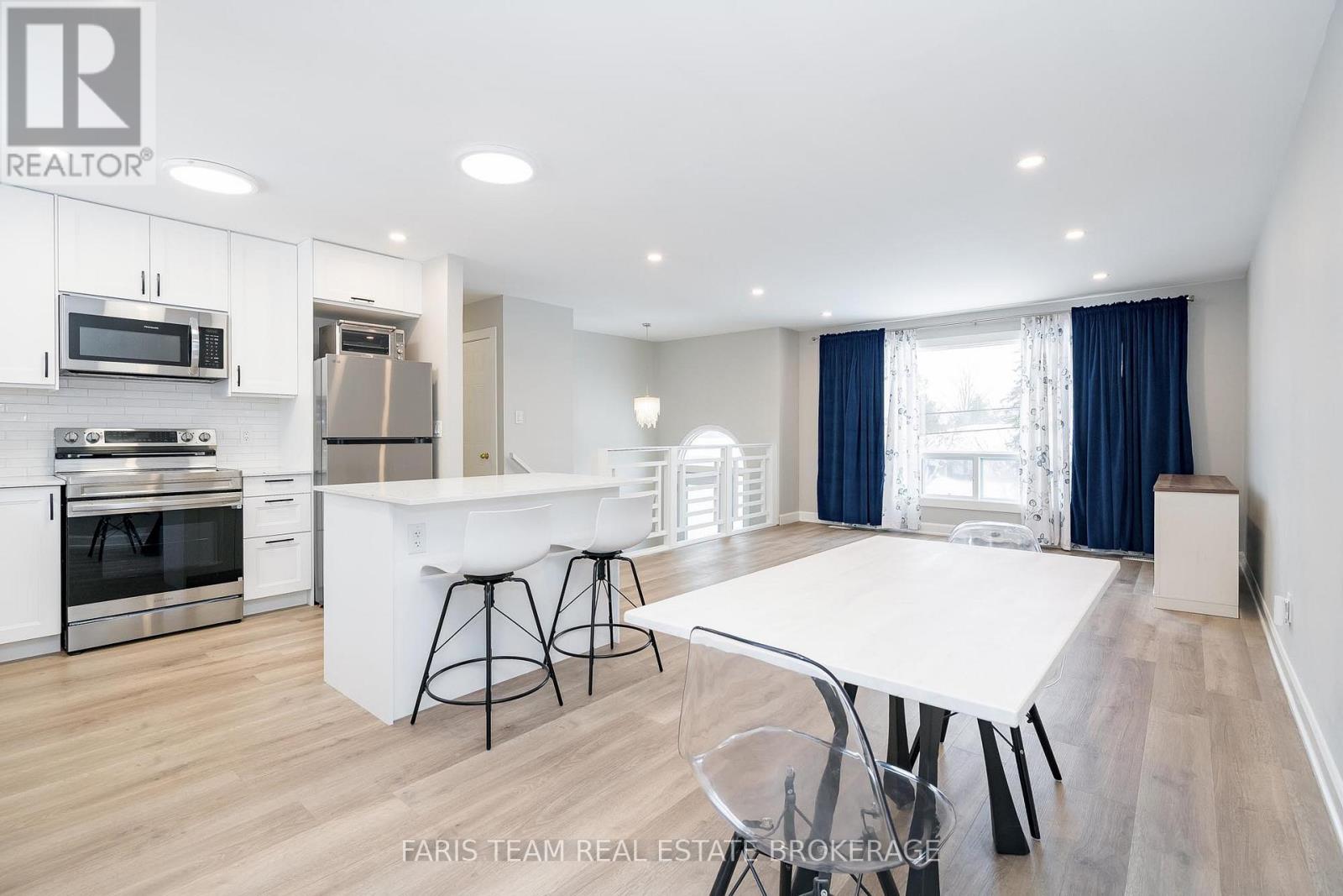 214 Huronia Road, Barrie (Painswick North), Ontario  L4N 8A7 - Photo 9 - S12759442