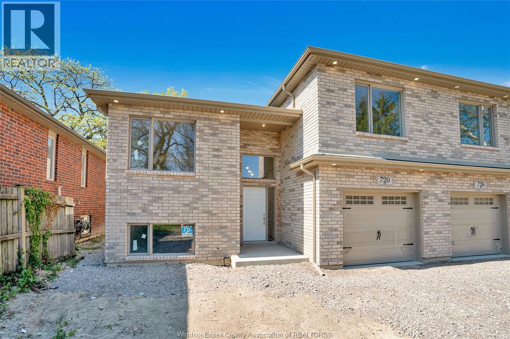 MLS# 26002611: 720 GRAND MARAIS East Unit# UPPER, Windsor, Canada