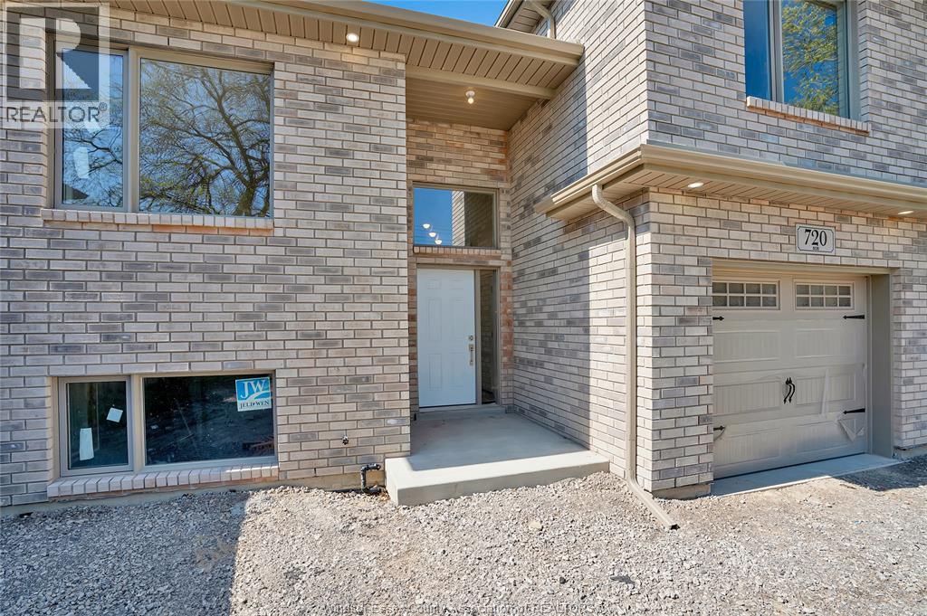 720 Grand Marais East Unit# Upper, Windsor, Ontario  N8X 3H8 - Photo 2 - 26002611