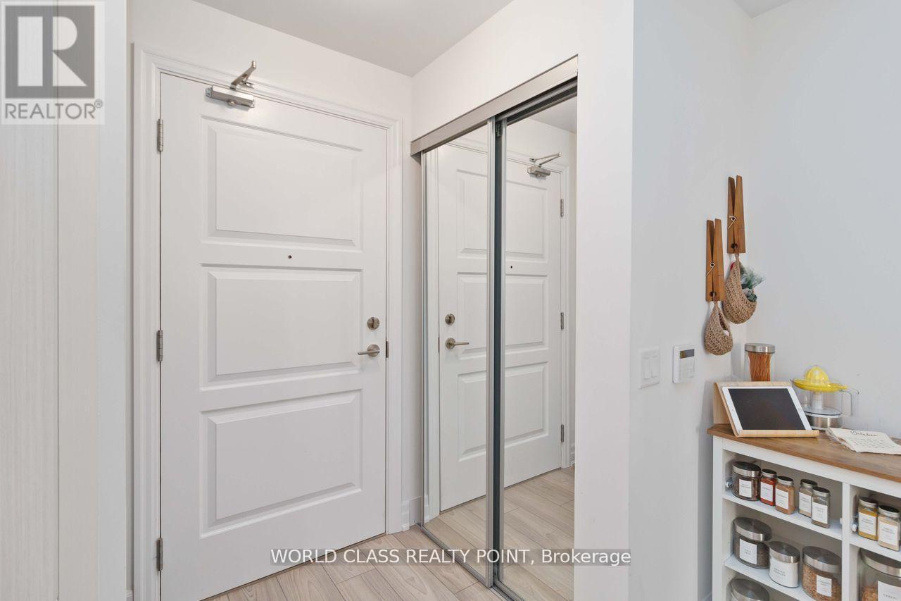 710 - 36 Elm Drive, Mississauga, Ontario  L5B 0N3 - Photo 7 - W12759364