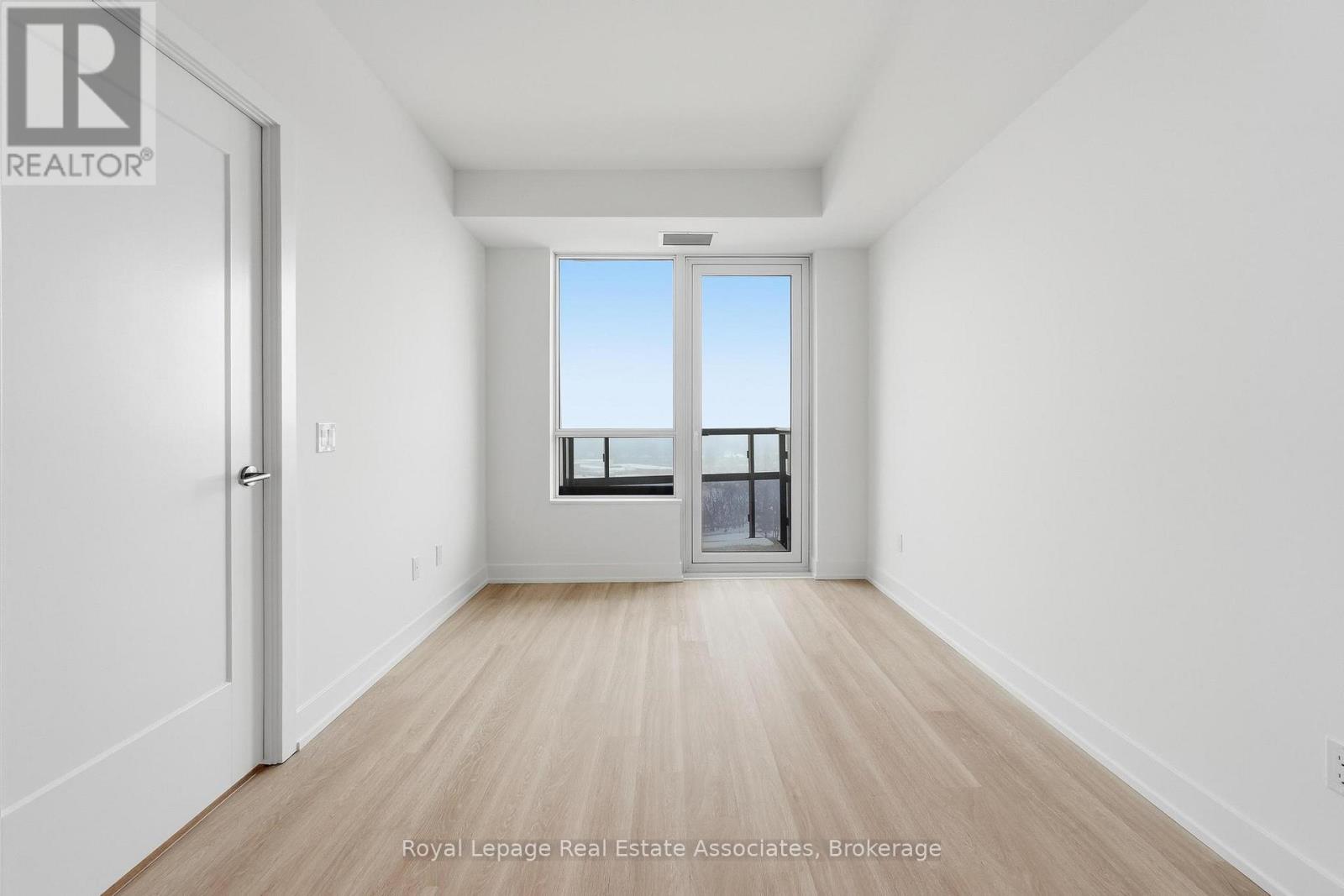 1415 - 60 Central Park Roadway, Toronto, Ontario  M9A 3K1 - Photo 5 - W12759374