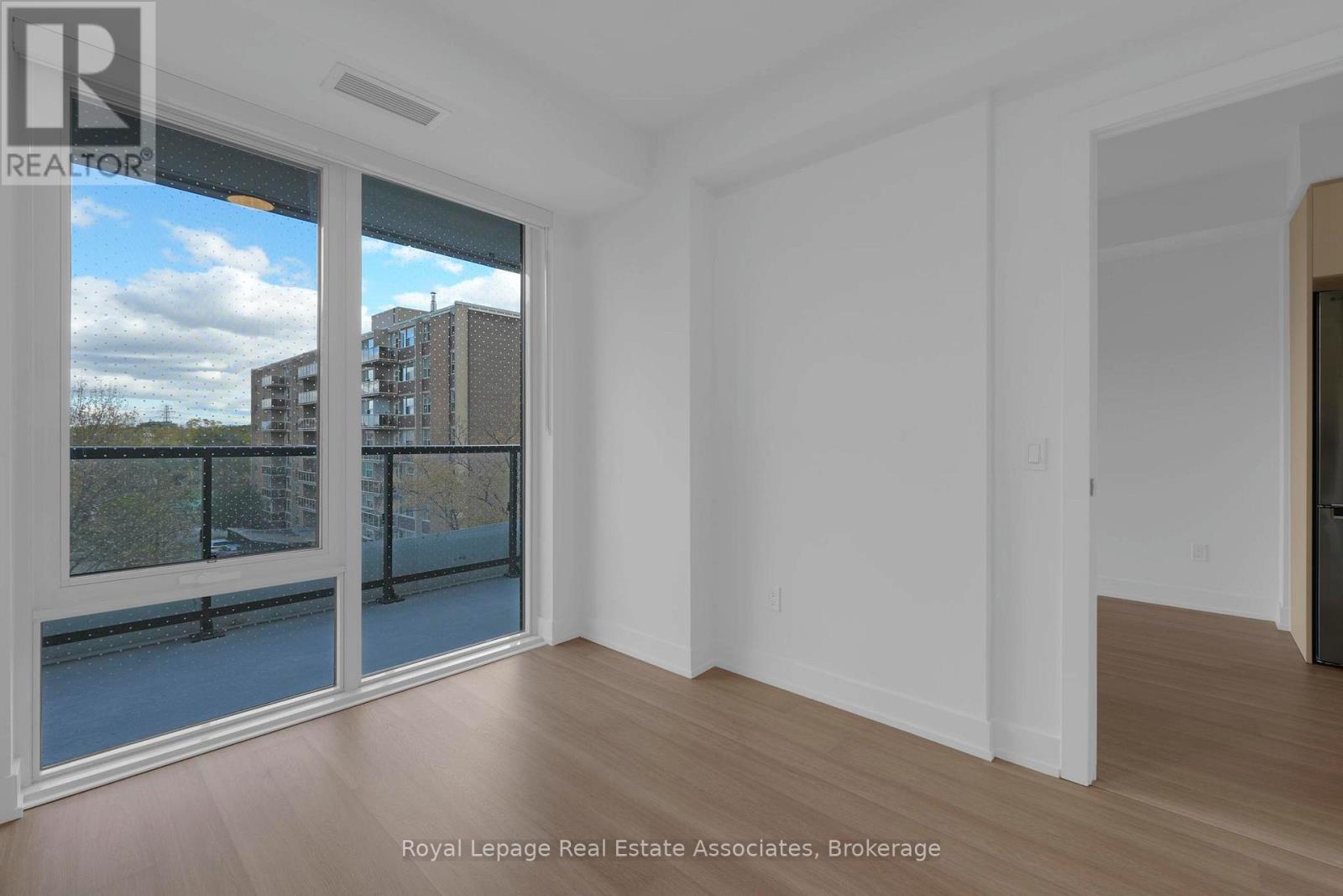 414 - 60 Central Park Roadway, Toronto, Ontario  M9A 3K1 - Photo 11 - W12759390