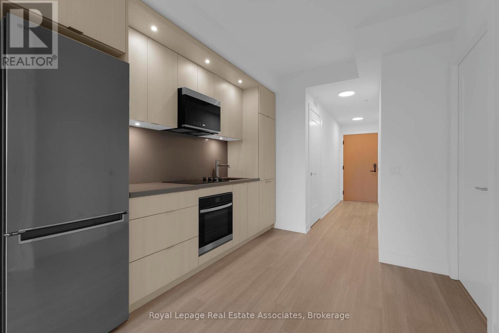 414 - 60 Central Park Roadway, Toronto, Ontario  M9A 3K1 - Photo 4 - W12759390