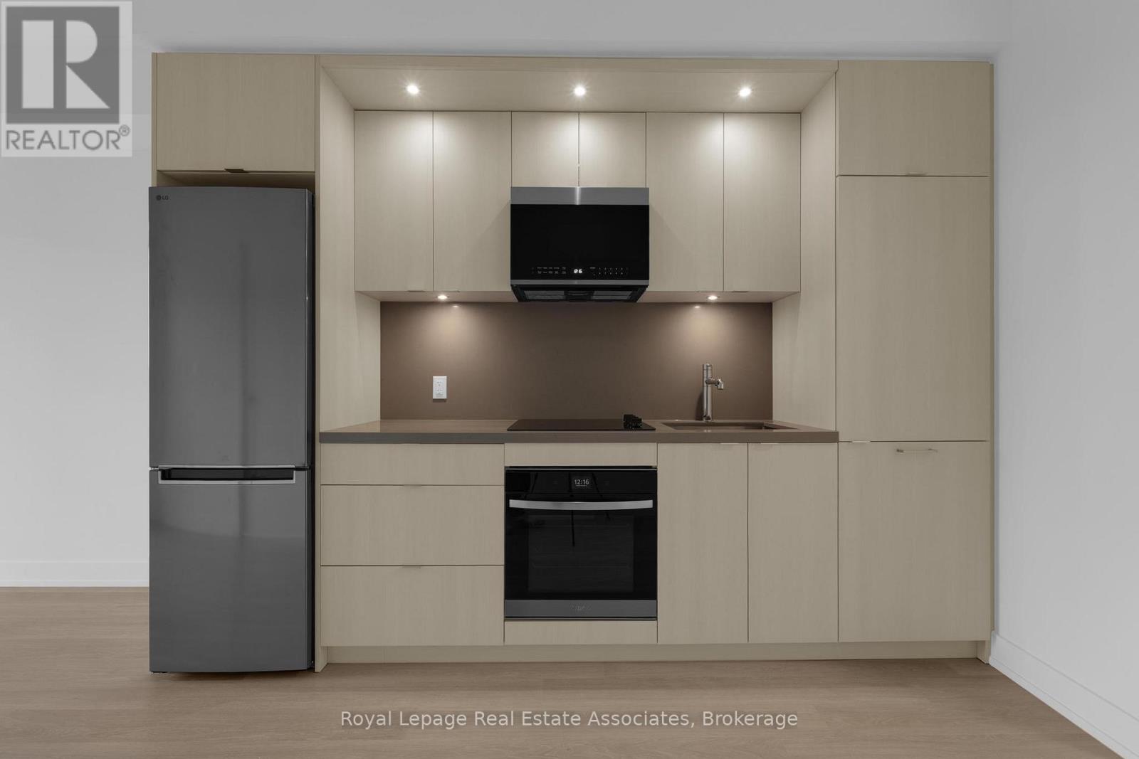 414 - 60 Central Park Roadway, Toronto, Ontario  M9A 3K1 - Photo 6 - W12759390