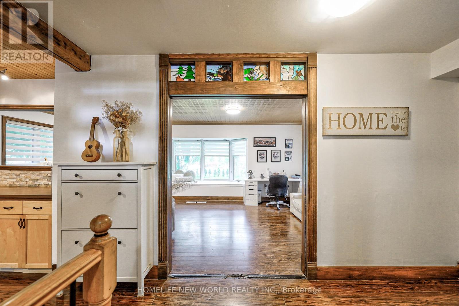 1305 Mineola Gardens, Mississauga, Ontario  L5G 3Y5 - Photo 2 - W12759434