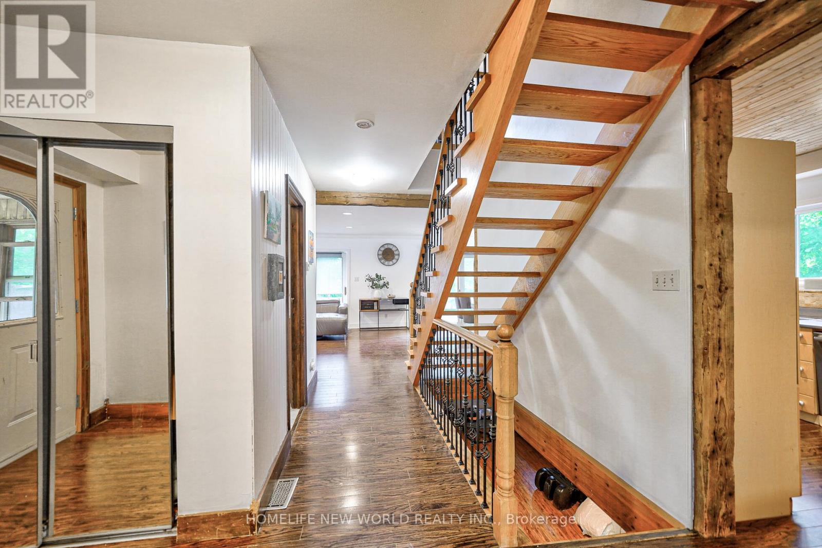 1305 Mineola Gardens, Mississauga, Ontario  L5G 3Y5 - Photo 3 - W12759434