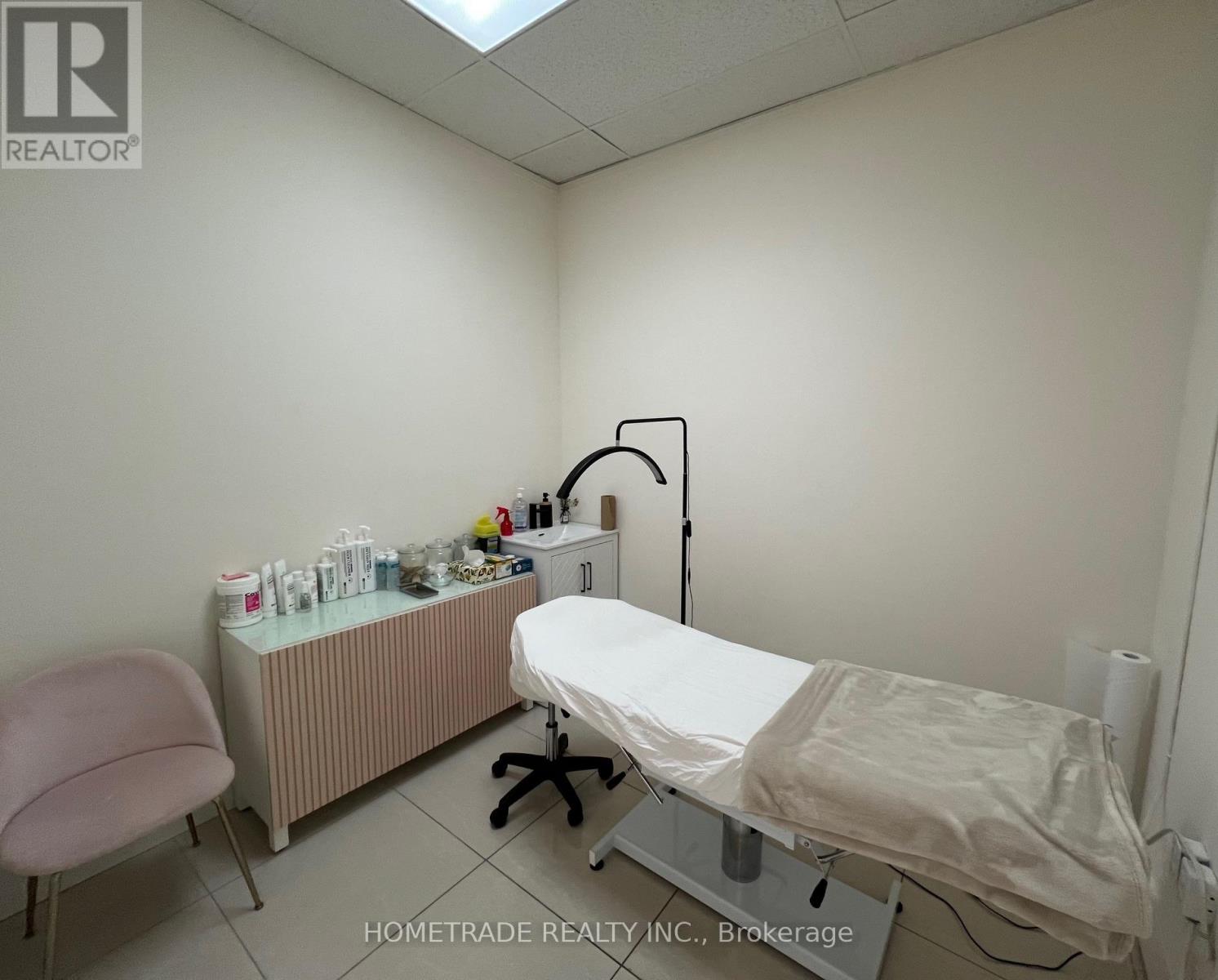 3428 Lake Shore Boulevard W, Toronto, Ontario  M8W 1N3 - Photo 6 - W12759436