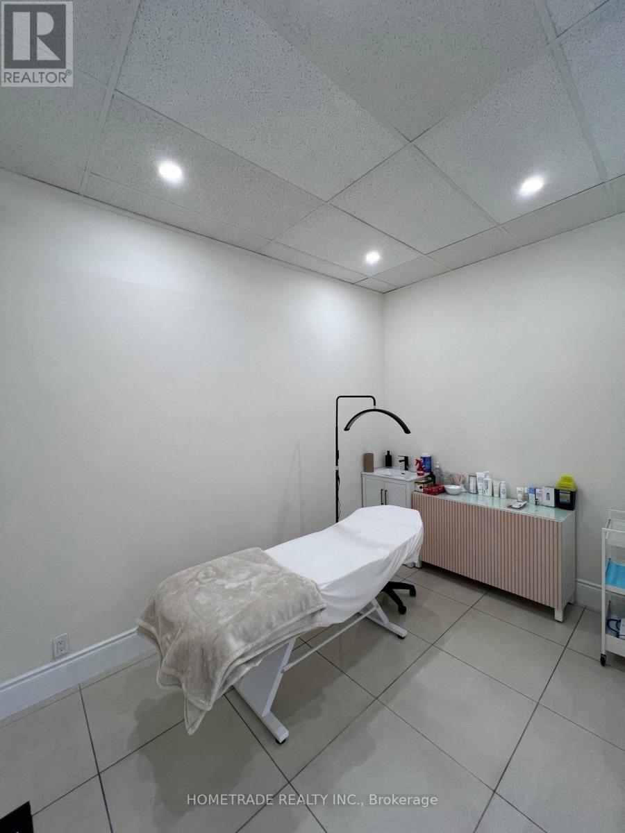 3428 Lake Shore Boulevard W, Toronto, Ontario  M8W 1N3 - Photo 7 - W12759436