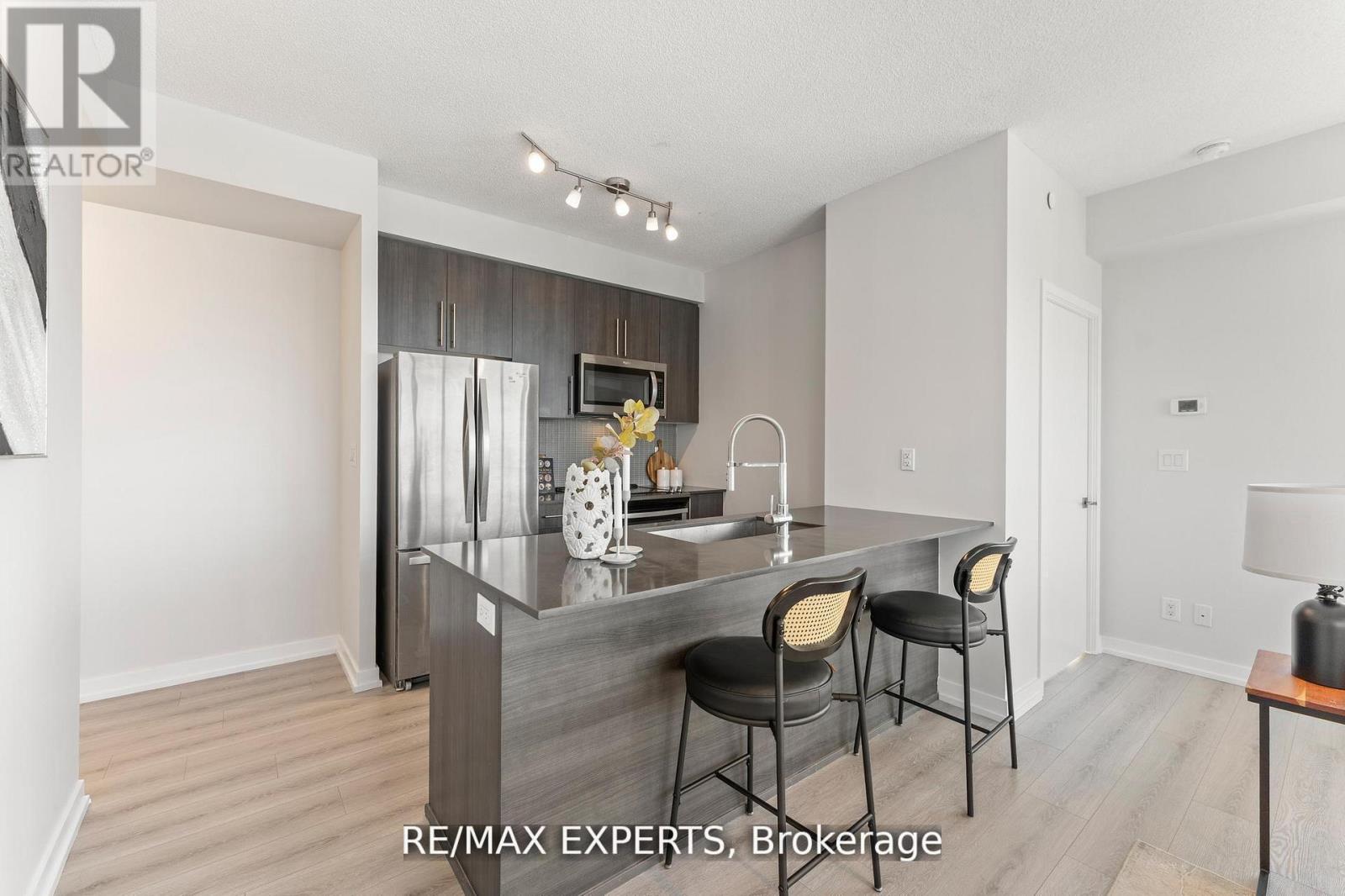 4502 - 4011 Brickstone Mews, Mississauga, Ontario  L5B 0G3 - Photo 4 - W12759450