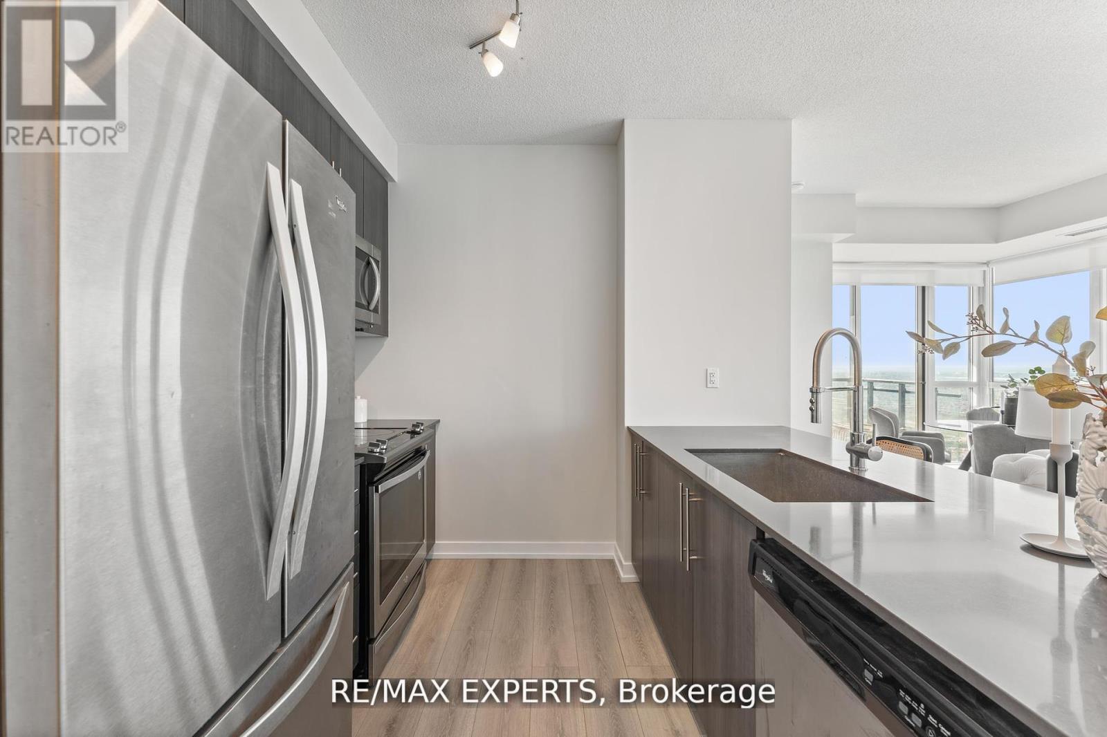 4502 - 4011 Brickstone Mews, Mississauga, Ontario  L5B 0G3 - Photo 6 - W12759450